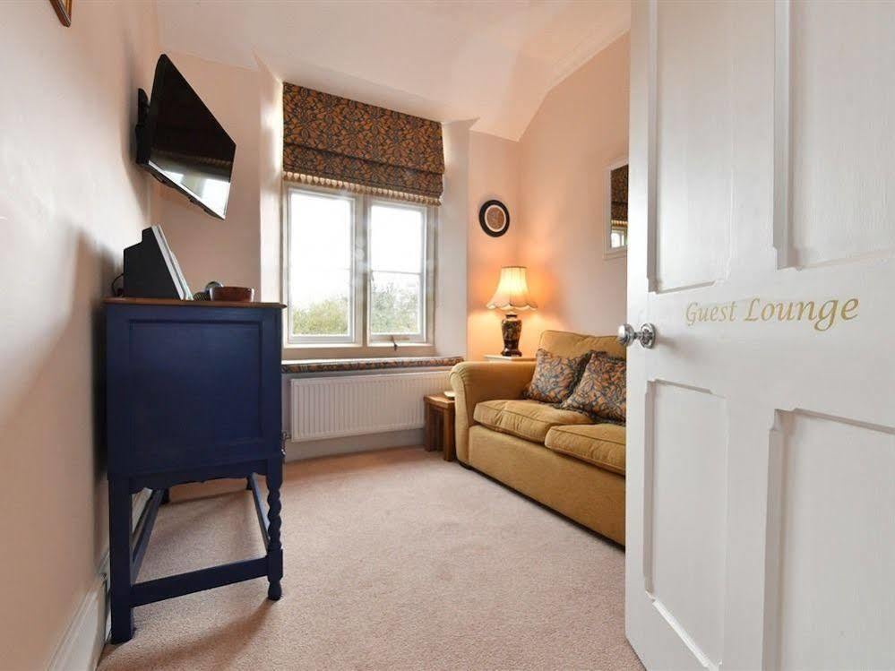 Heritage Bed And Breakfast Calne Exterior foto